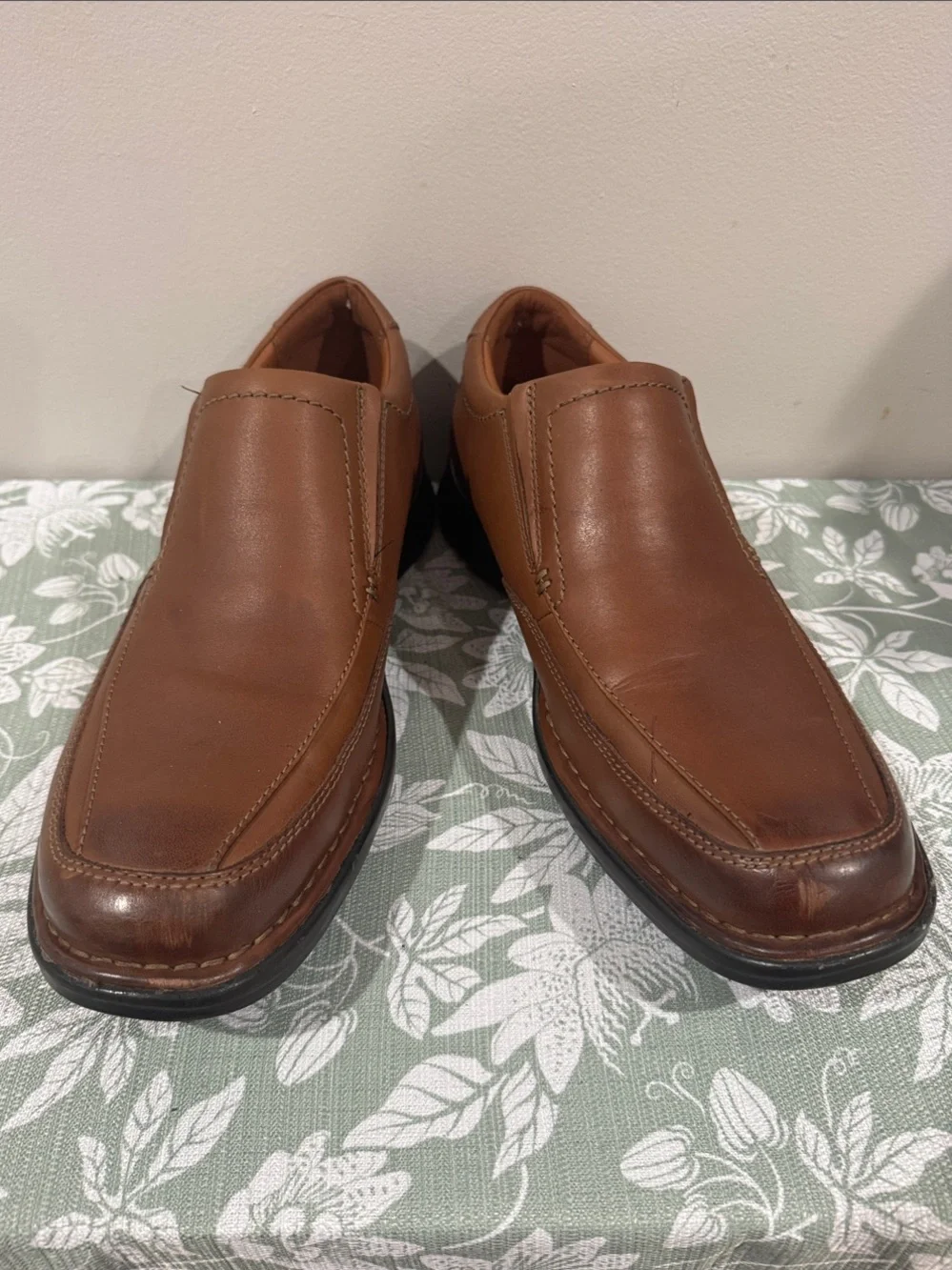 Clarks Men's Tan Leather Slip-On (Size: 11)